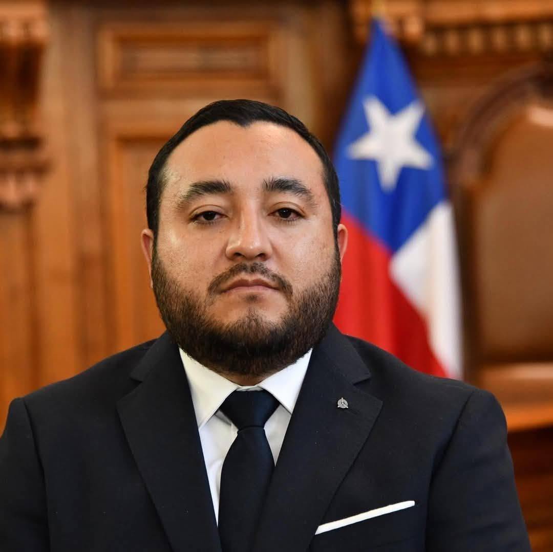 carlos Rivas Lincopi, abogado especialista en Derecho Familia en Arica y Parinacota